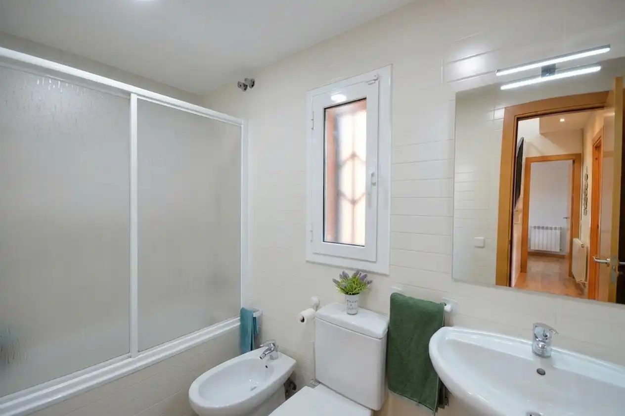Baño de Casa adosada en venta en Abrera con Aire acondicionado, Calefacción y Parquet