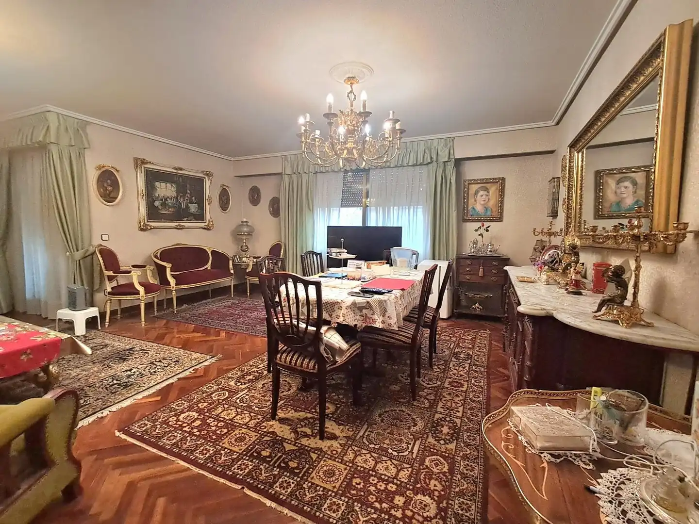 Sala d'estar de Pis en venda en Madrid amb Aire condicionat, Calefacció i Jardí privat