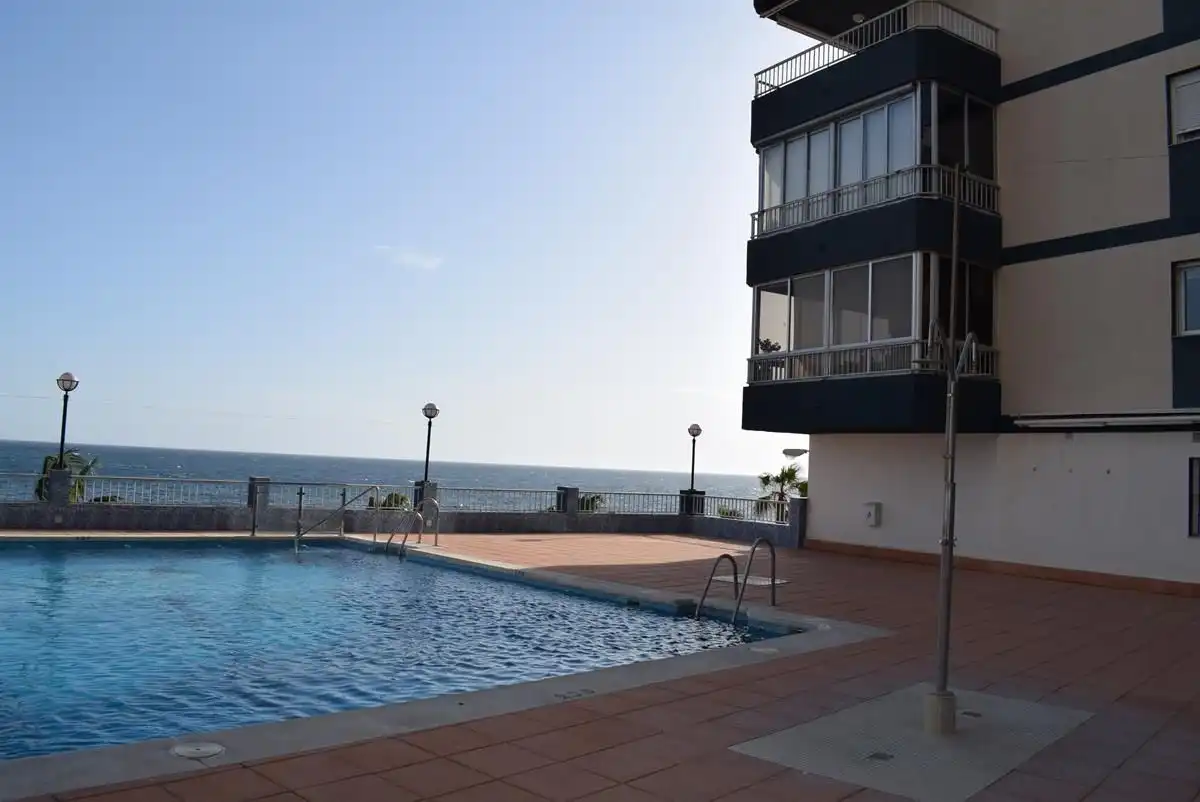 Piscina de Apartamento de alquiler en Almuñécar con Aire acondicionado, Terraza y Amueblado