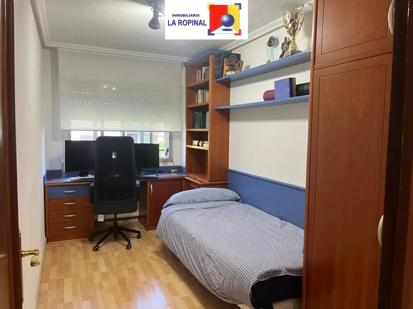 Bedroom of Flat for sale in Salamanca  with Heating, Parquet flooring and Furnished