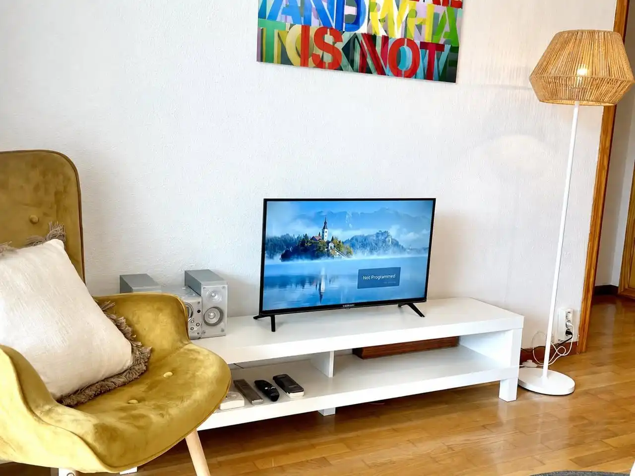 Sala de estar de Piso en venta en Salou con Terraza, Amueblado y Piscina comunitaria