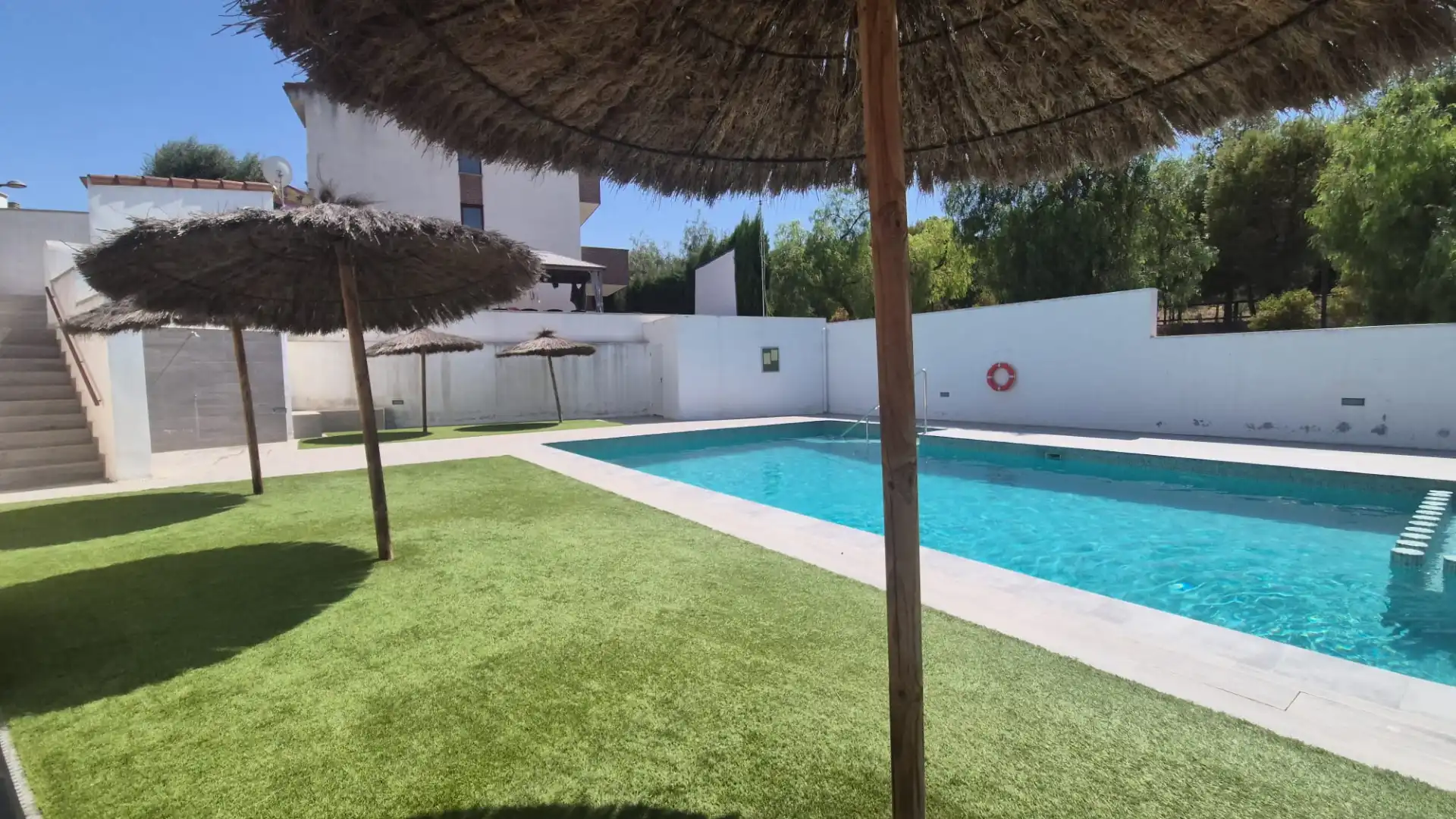 Piscina de Casa adosada en venda en Murcia amb Aire condicionat, Jardí privat i Terrassa