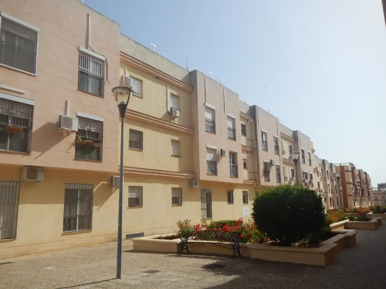 Vista exterior de Piso en venta en Alcalá de Guadaira