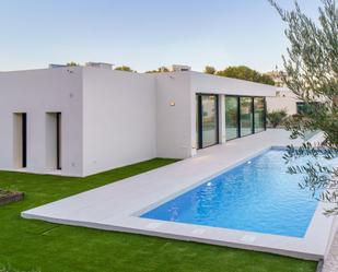 Swimming pool of Country house for sale in Orihuela  with Air Conditioner, Heating and Private garden