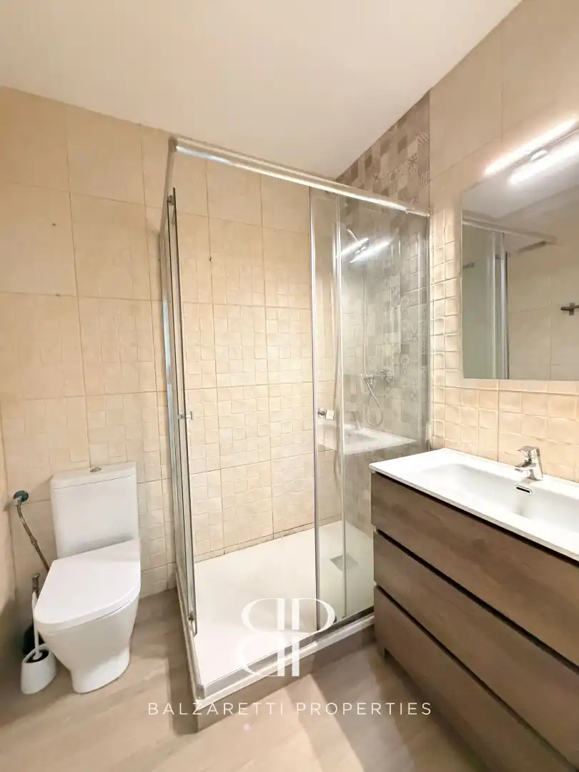 Bany de Pis en venda en Barcelona amb Aire condicionat, Calefacció i Forn