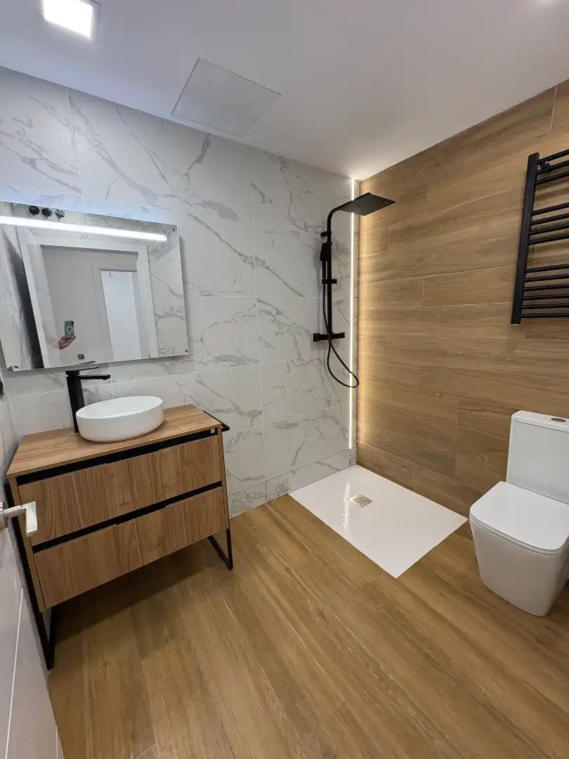 Baño de Piso en venta en Vilanova i la Geltrú con Horno y Microondas