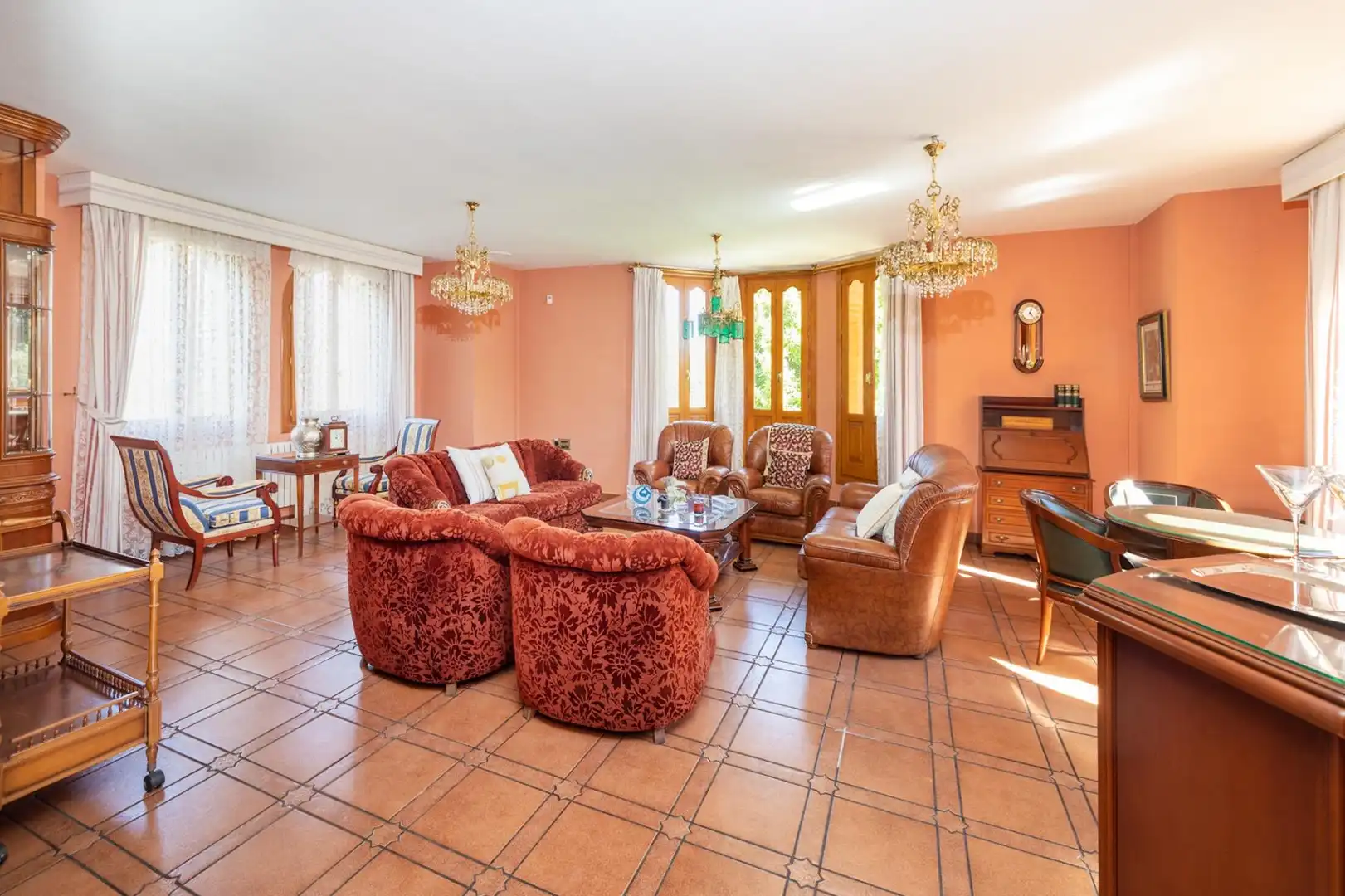 Sala d'estar de Casa o xalet en venda en Baza amb Aire condicionat, Calefacció i Jardí privat