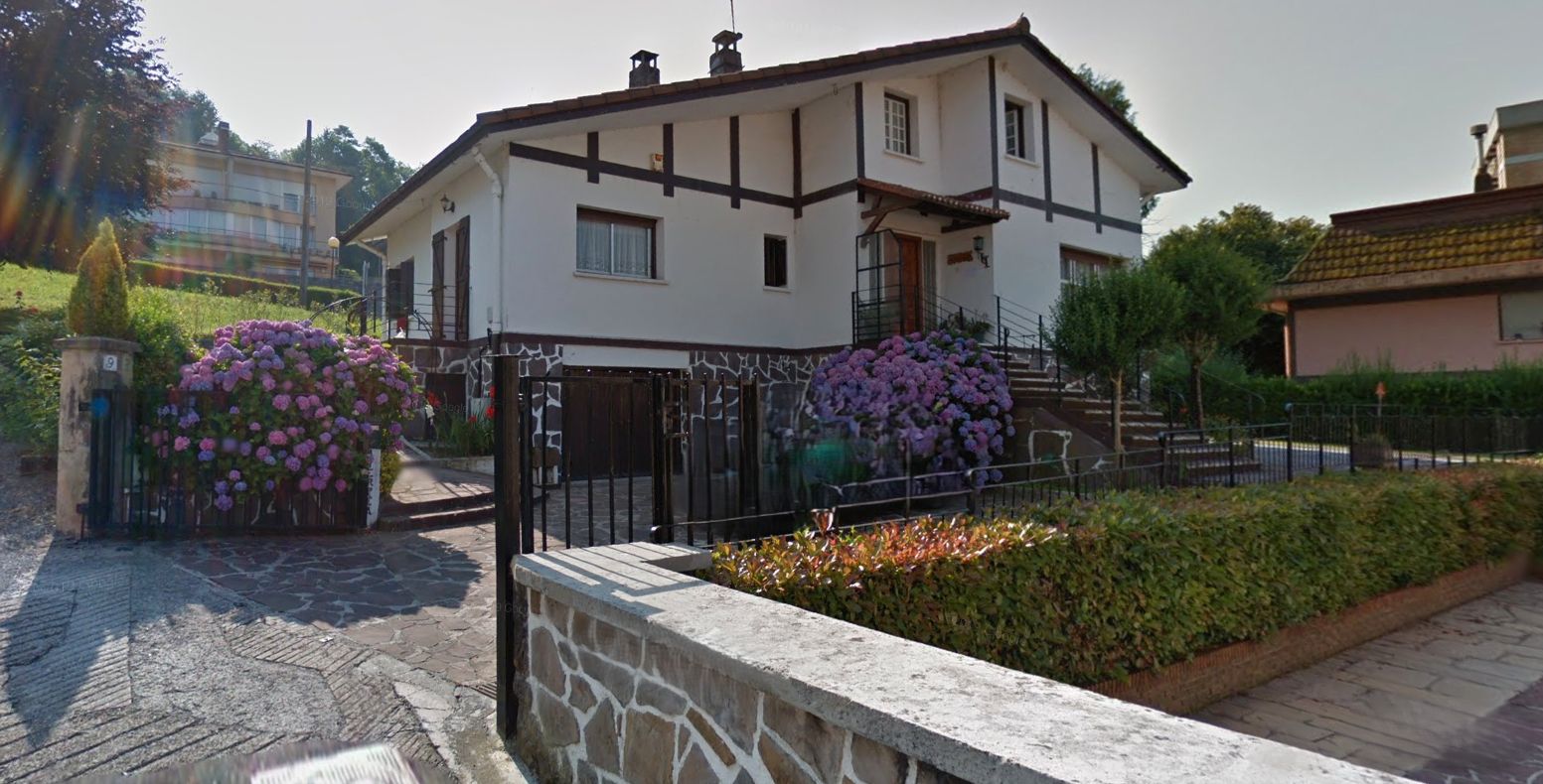 Vista exterior de Casa o xalet en venda en Andoain amb Calefacció, Jardí privat i Traster