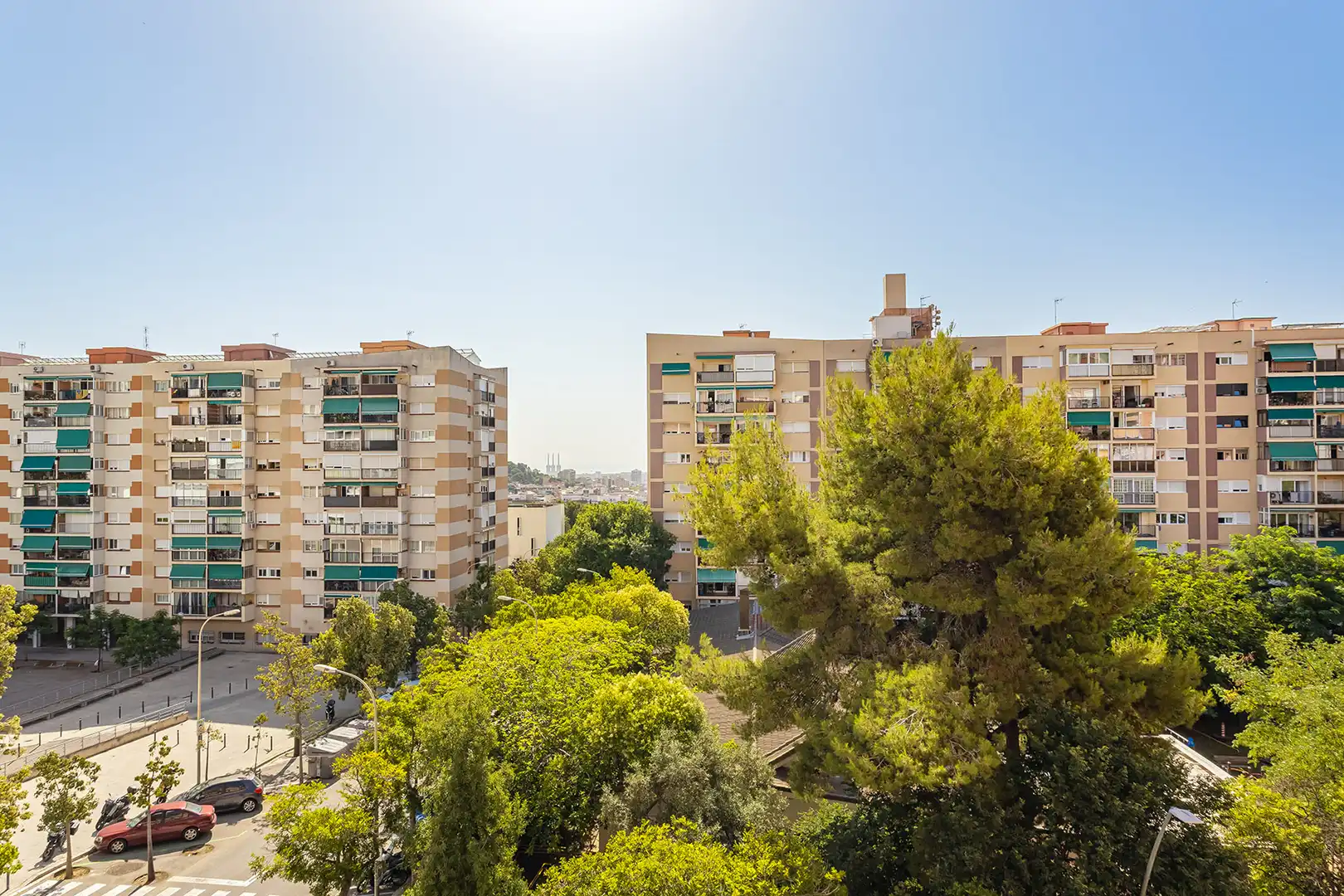 Vista exterior de Pis en venda en Barcelona amb Calefacció i Balcó