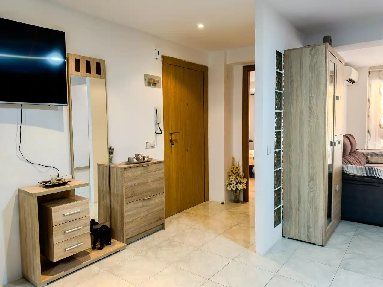 Flat for sale in Canals  with Air Conditioner and Balcony