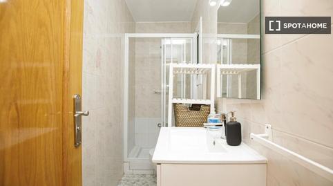 Foto 5 de Pis per a compartir a Llatí, Santa Coloma de Gramenet