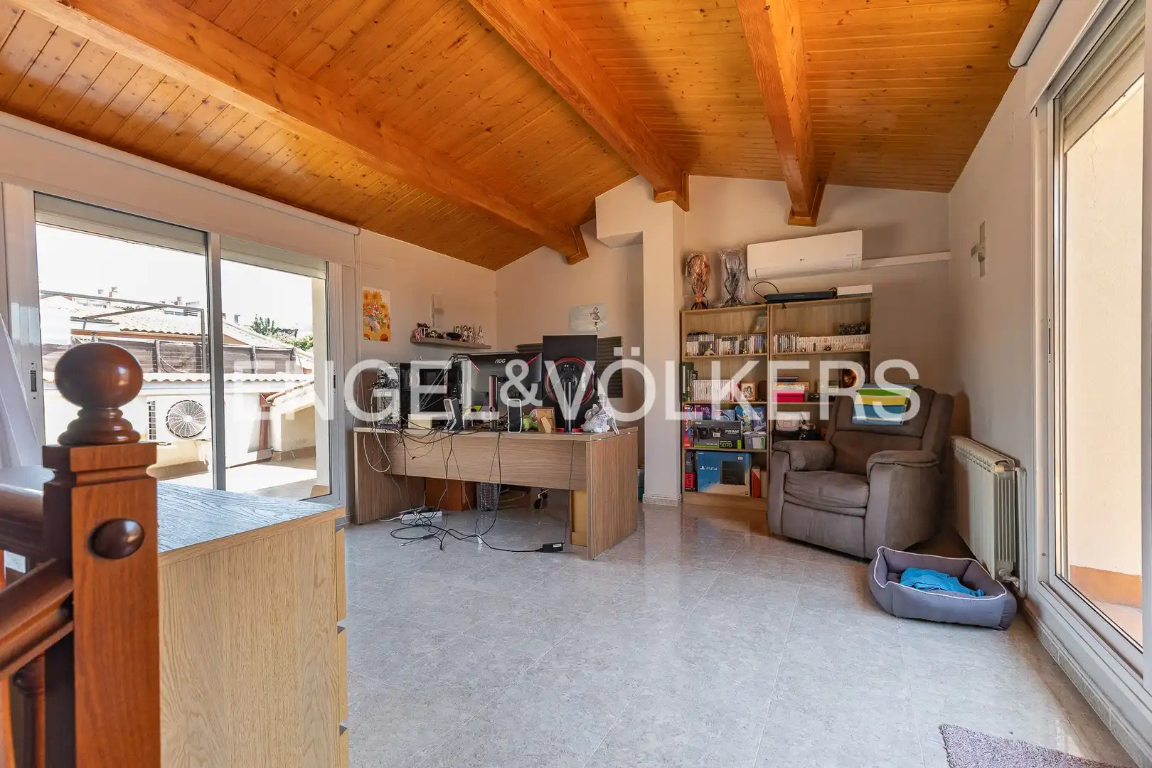 Exterior view of Detached homes for sale in Rubí  with Air Conditioner, Heating and Parquet flooring