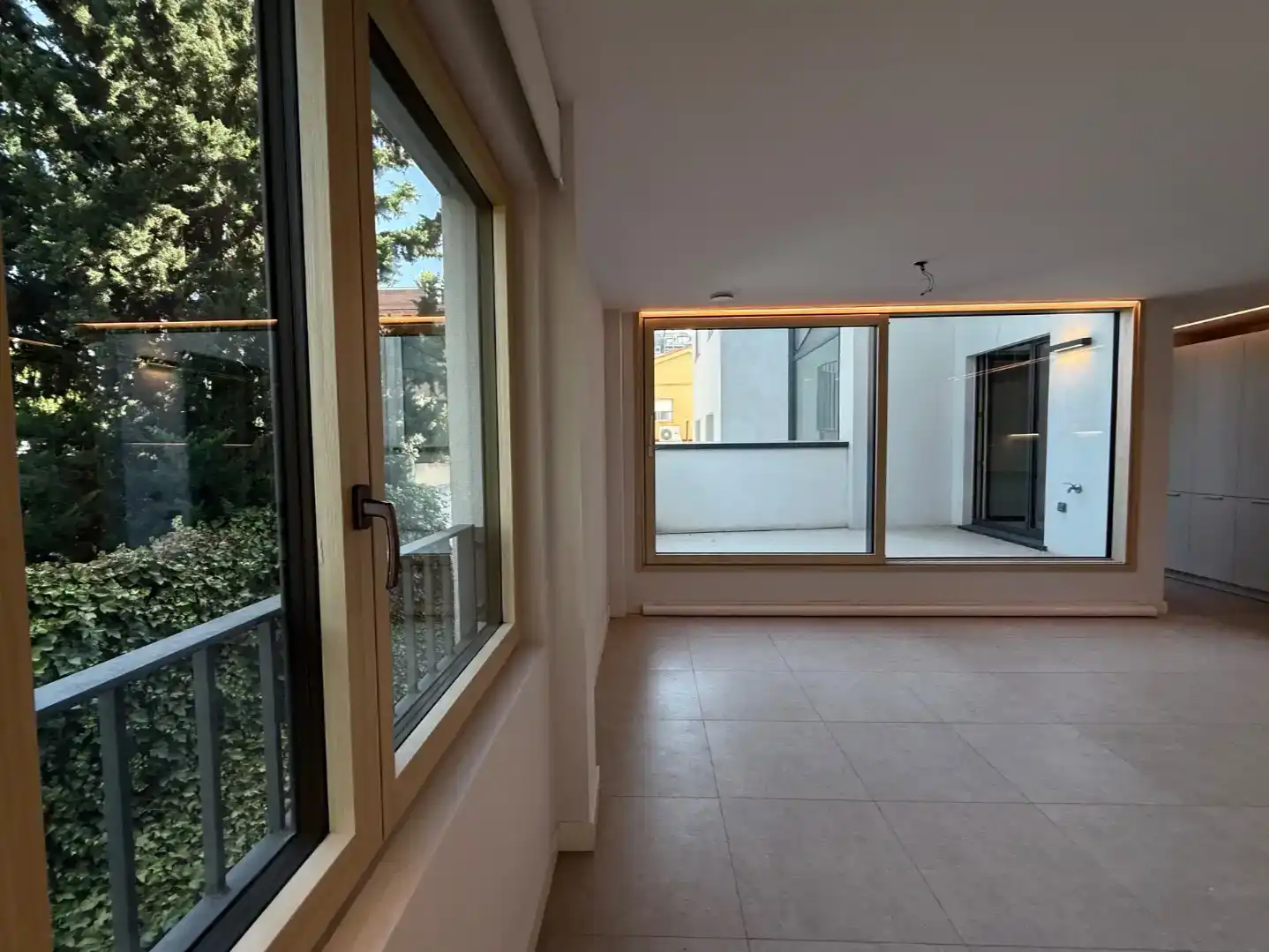 Terrasse von Wohnung zur Miete in  Madrid Capital mit Klimaanlage und Schwimmbad