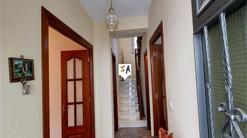 Foto 2 de Casa adosada en venta en Castillo de Locubín, Jaén