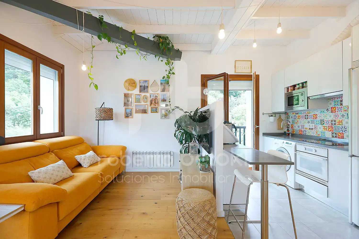 Living room of Flat for sale in Irun   with Heating, Terrace and Balcony