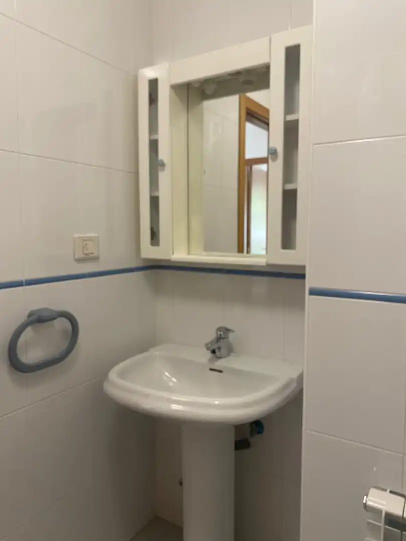 Baño de Piso en venta en Brión con Calefacción, Parquet y Piscina