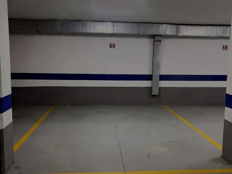 Aparcament de Garatge de lloguer en Zaragoza