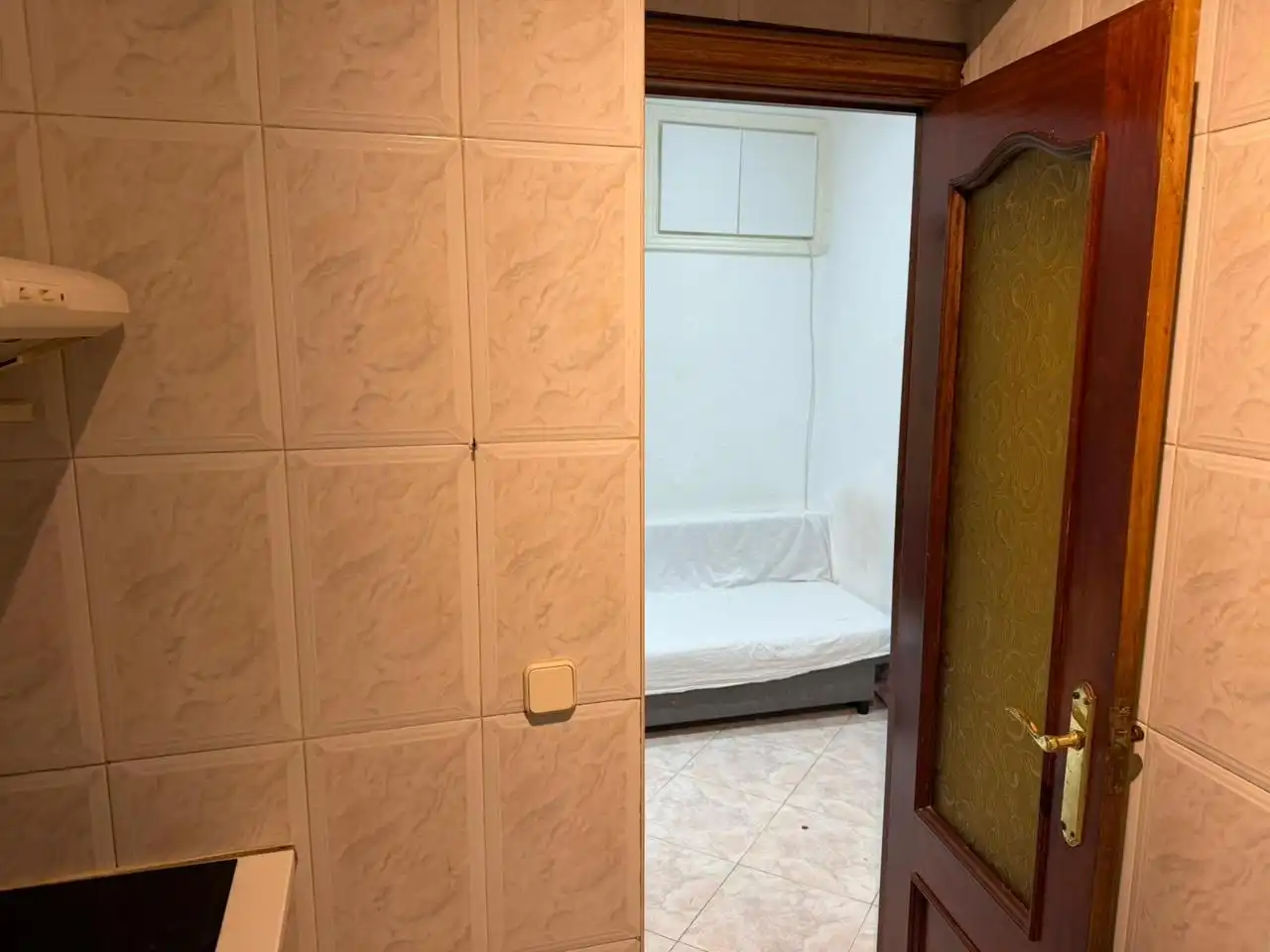 Habitación de Planta baja en venta en Madrid con Calefacción