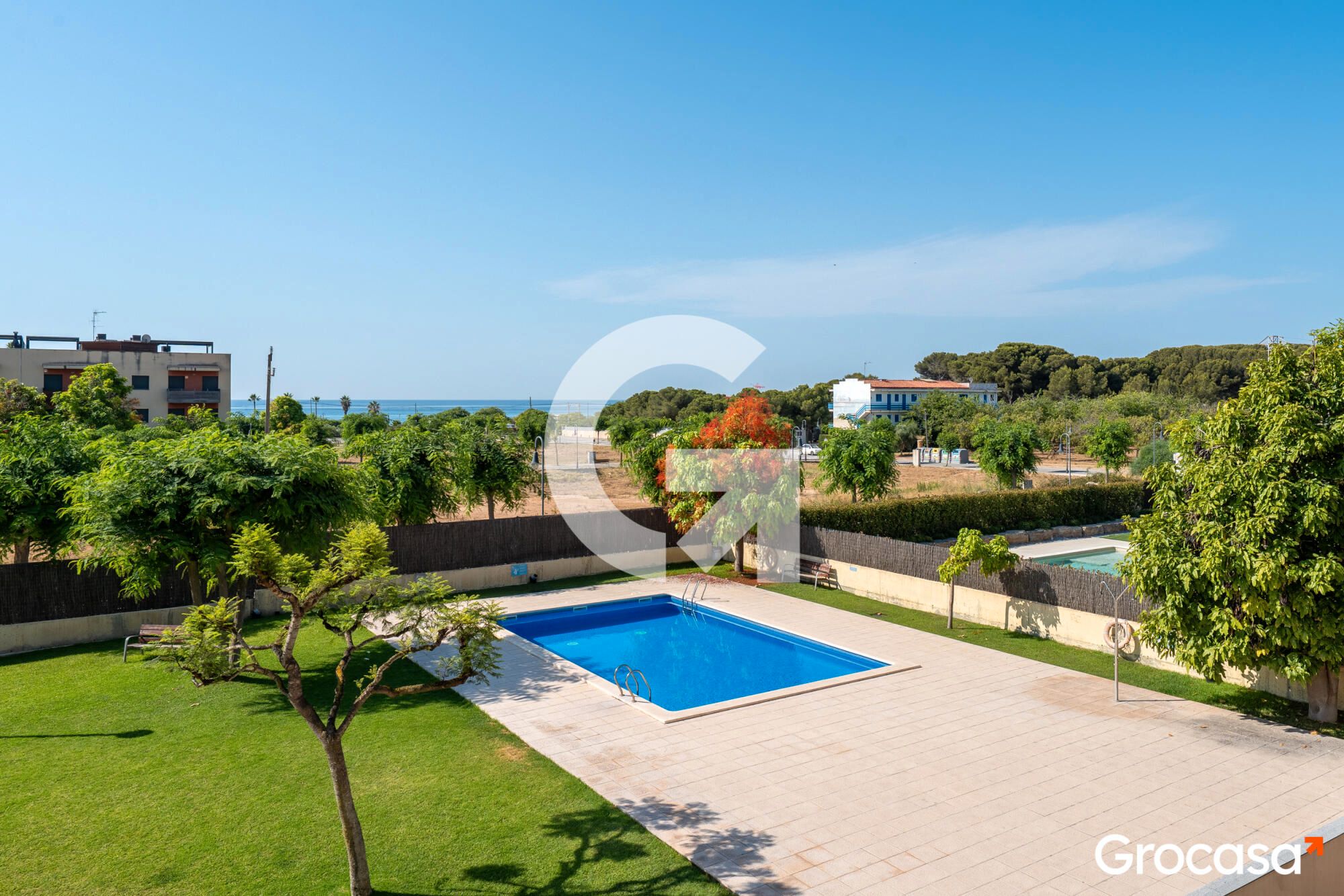 Swimming pool of Flat for sale in Roda de Berà  with Air Conditioner, Heating and Storage room