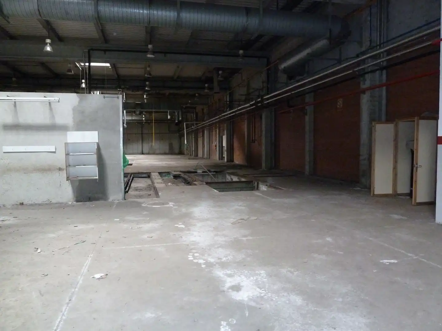 Fabrikhallen zur Miete in Massanes