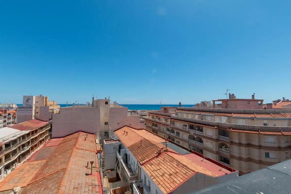 Vista exterior de Apartamento en venta en Torrevieja con Terraza y Balcón