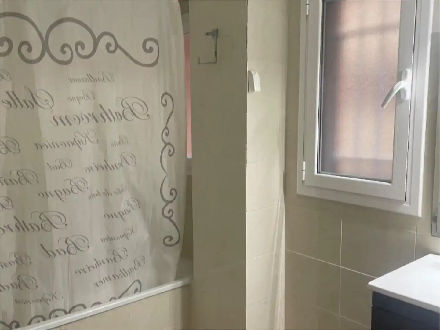 Badezimmer von Wohnung zum Verkauf in Reus mit Klimaanlage