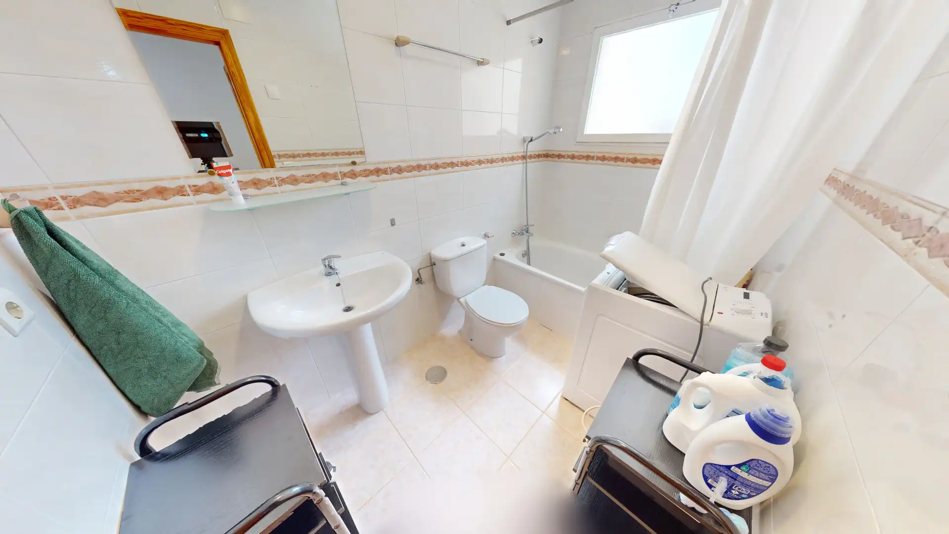 Badezimmer von Einfamilien-Reihenhaus zum Verkauf in El Campello mit Klimaanlage, Privatgarten und Terrasse