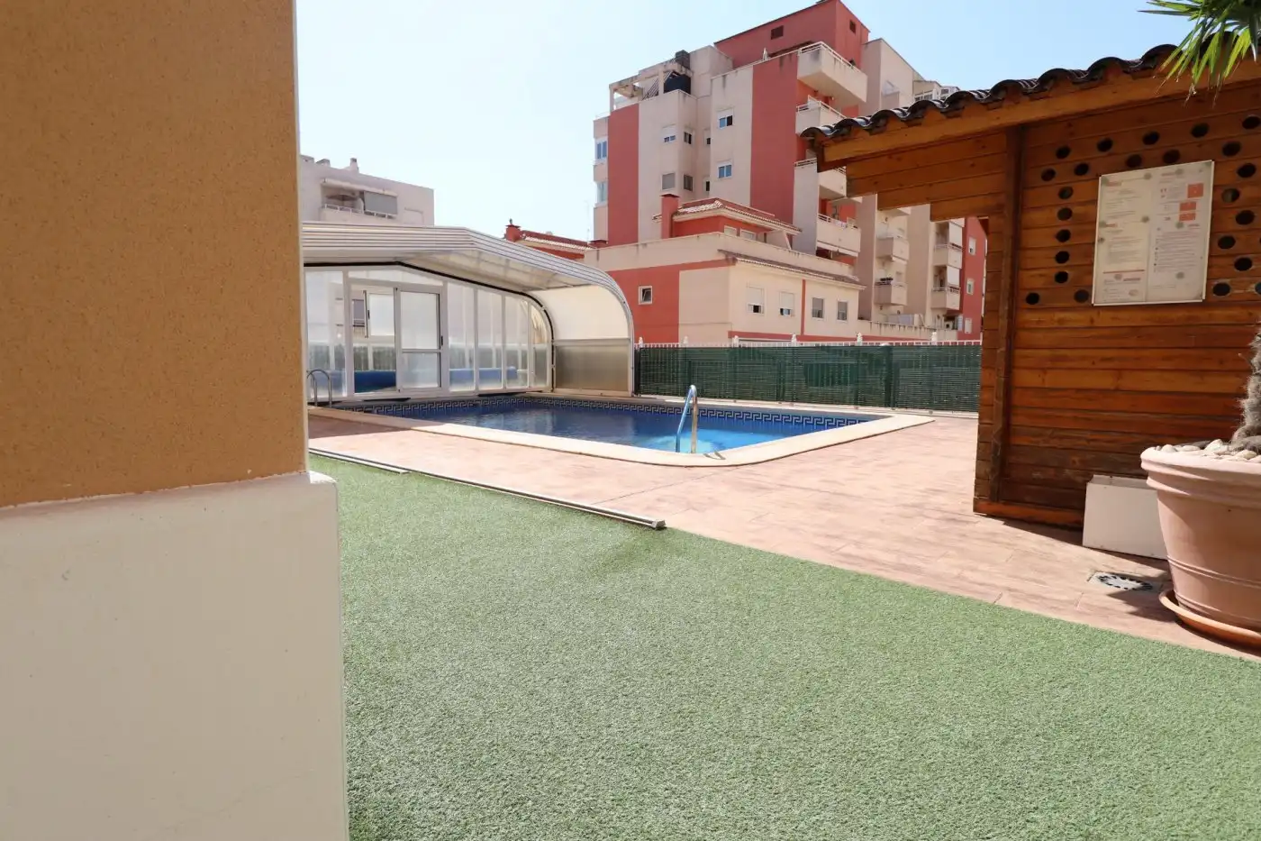 Swimming pool of Flat for rent in Elche / Elx  with Air Conditioner, Heating and Storage room