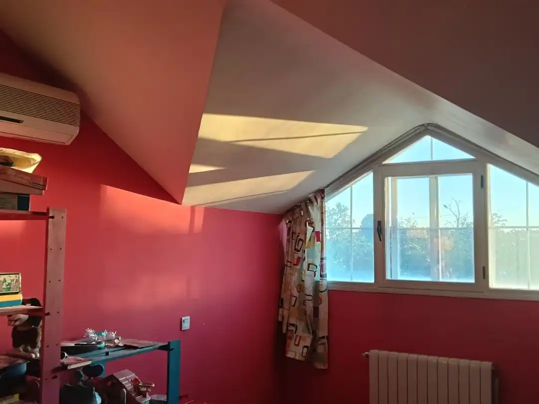 Habitación de Casa o chalet en venta en San Fernando de Henares con Aire acondicionado, Calefacción y Jardín privado
