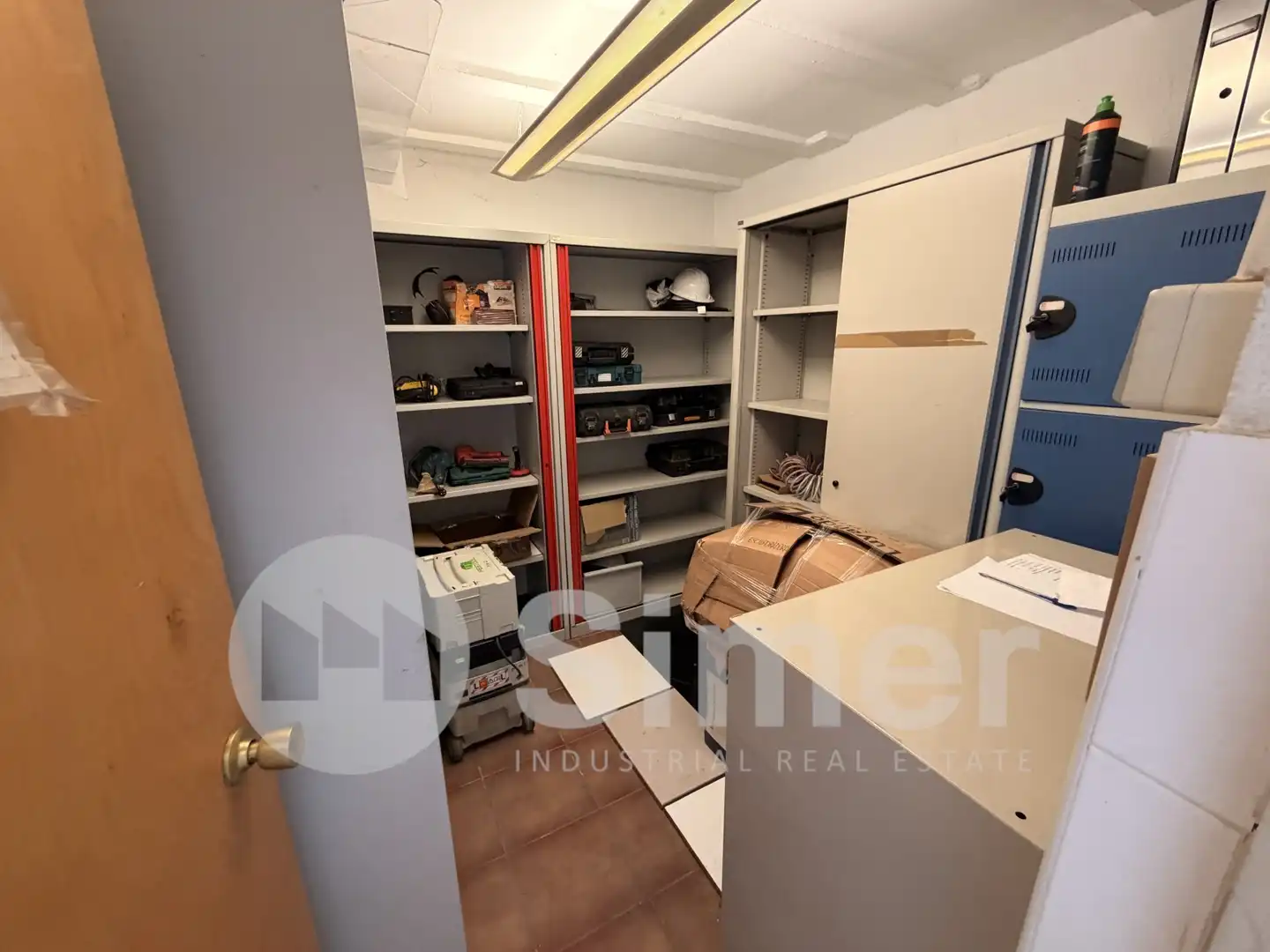 Industrial buildings for sale in Canovelles