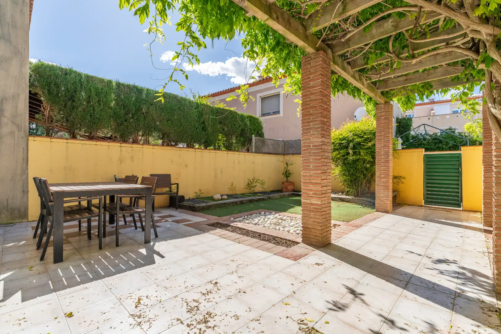 Terrassa de Casa adosada en venda en Reus amb Aire condicionat, Calefacció i Jardí privat
