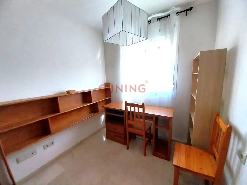 Habitación de Piso en venta en Cáceres con Aire acondicionado, Terraza y Piscina comunitaria