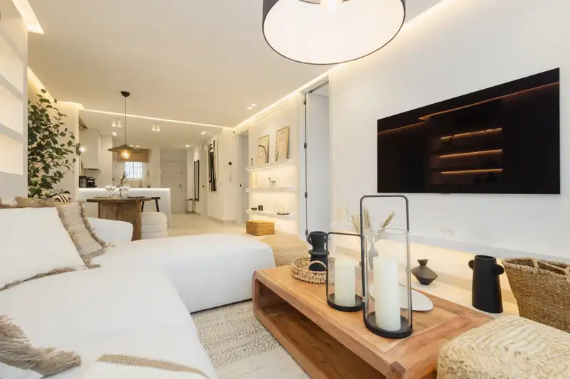 Wohnzimmer von Wohnungen zur Miete in Marbella mit Klimaanlage, Möbliert und Fernseher