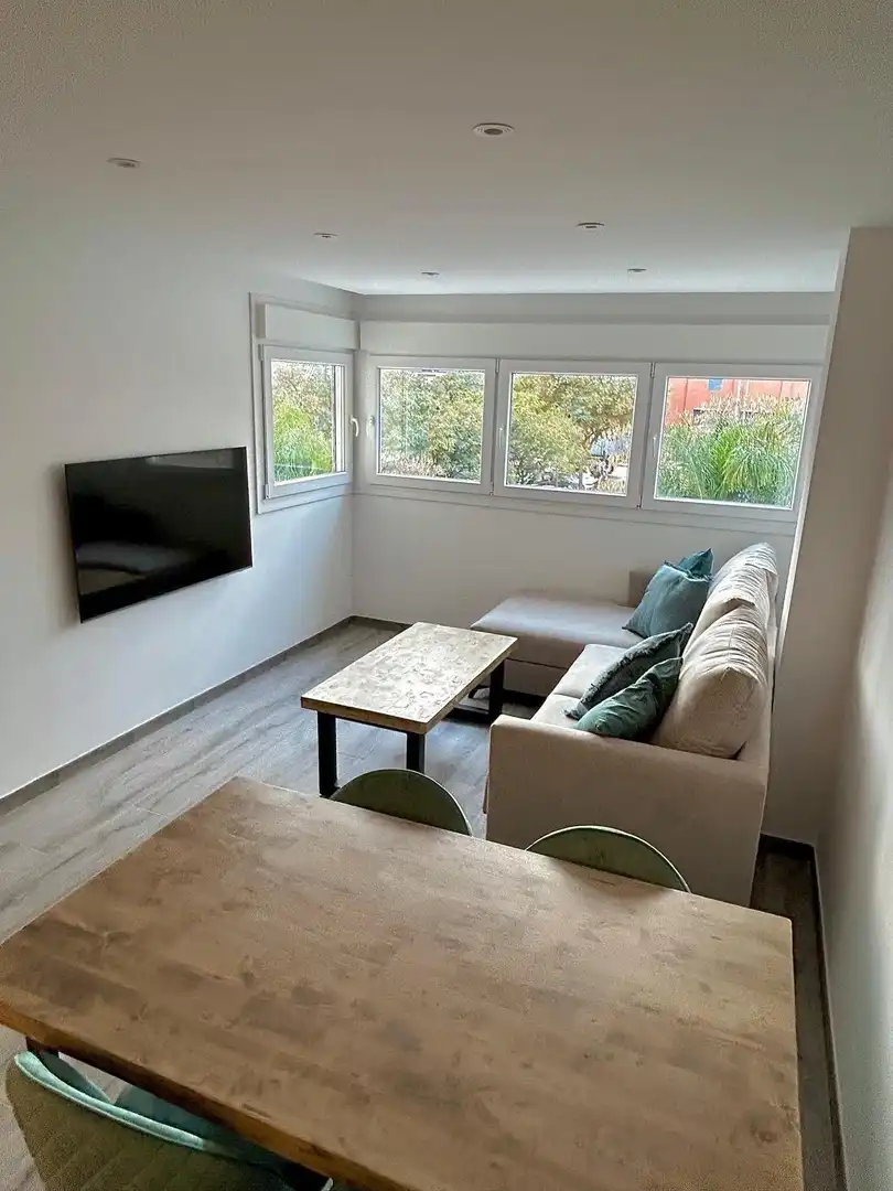 Sala de estar de Apartamento de alquiler en Estepona con Aire acondicionado, Jardín privado y Trastero