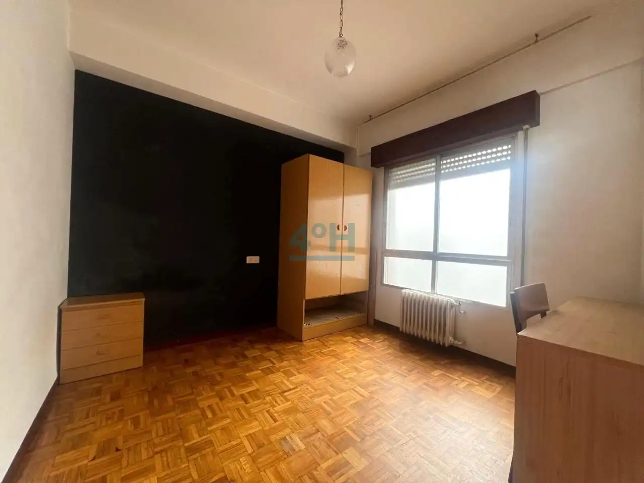 Habitación de Piso en venta en Ourense Capital  con Calefacción y Balcón