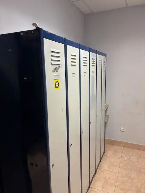 Fabrikhallen zur Miete in Loiu