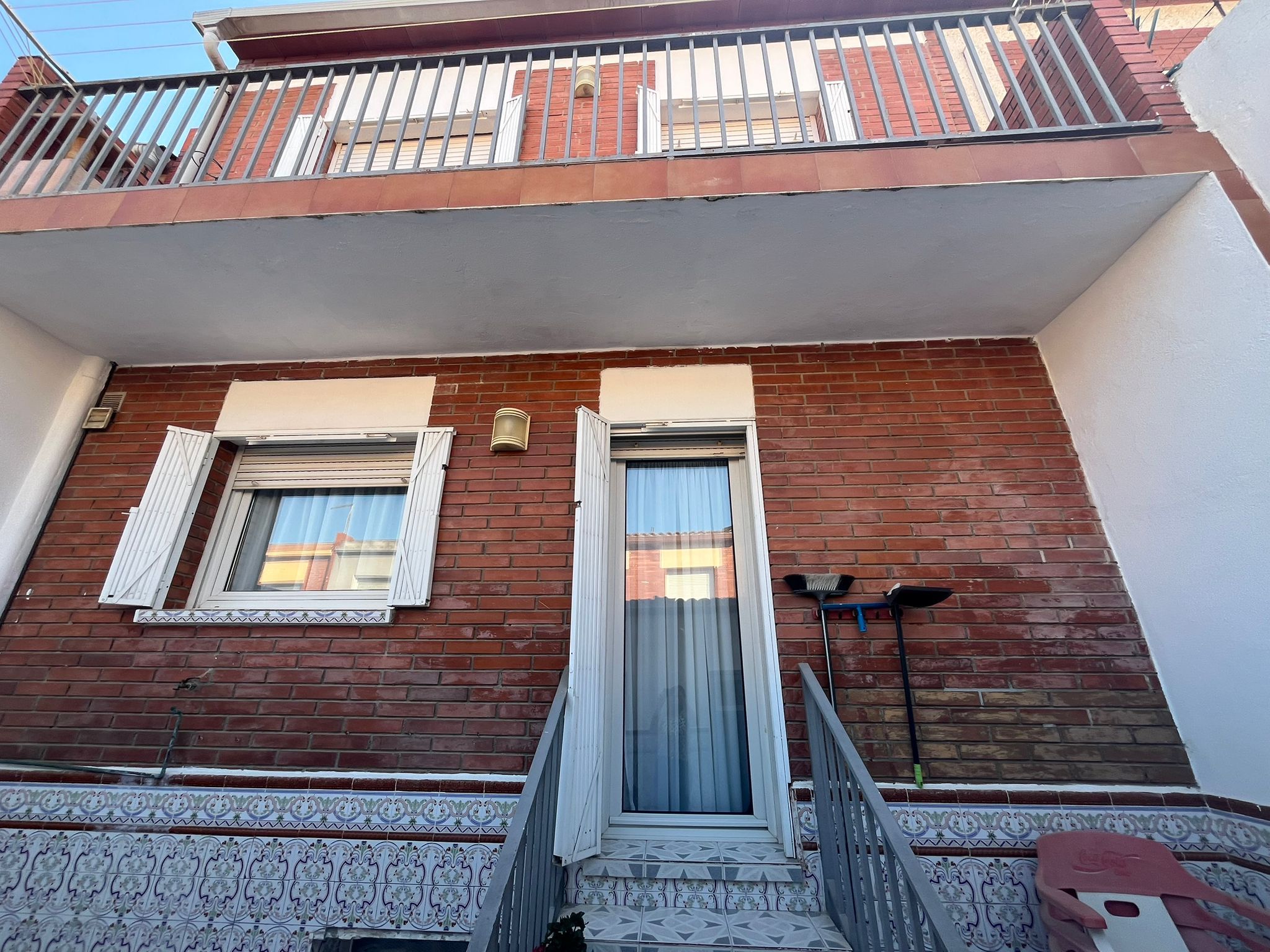 Exterior view of Single-family semi-detached for sale in Esparreguera  with Heating and Balcony