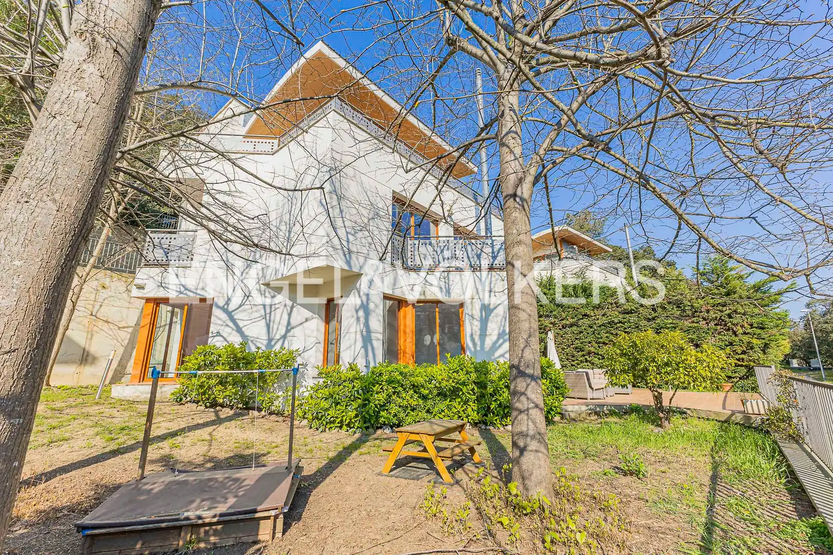 Vista exterior de Casa o chalet en venta en Barcelona con Aire acondicionado, Calefacción y Jardín privado
