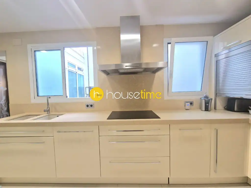 Cocina de Ático en venta en Barcelona