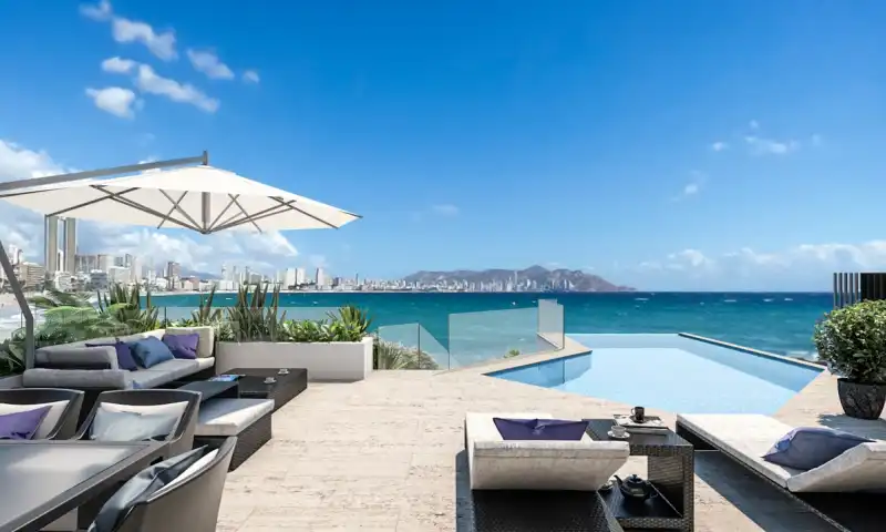 Ático con piscina en venta en Playa de Poniente