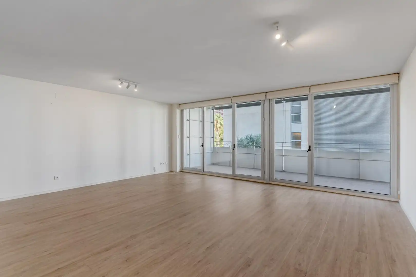 Living room of Flat for rent in Barcelona  with Air Conditioner, Heating and Parquet flooring