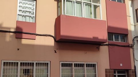 EN VENTA EDIFICIO EN TELDE de dos viviendas de 3 dormitorios y local comercial.