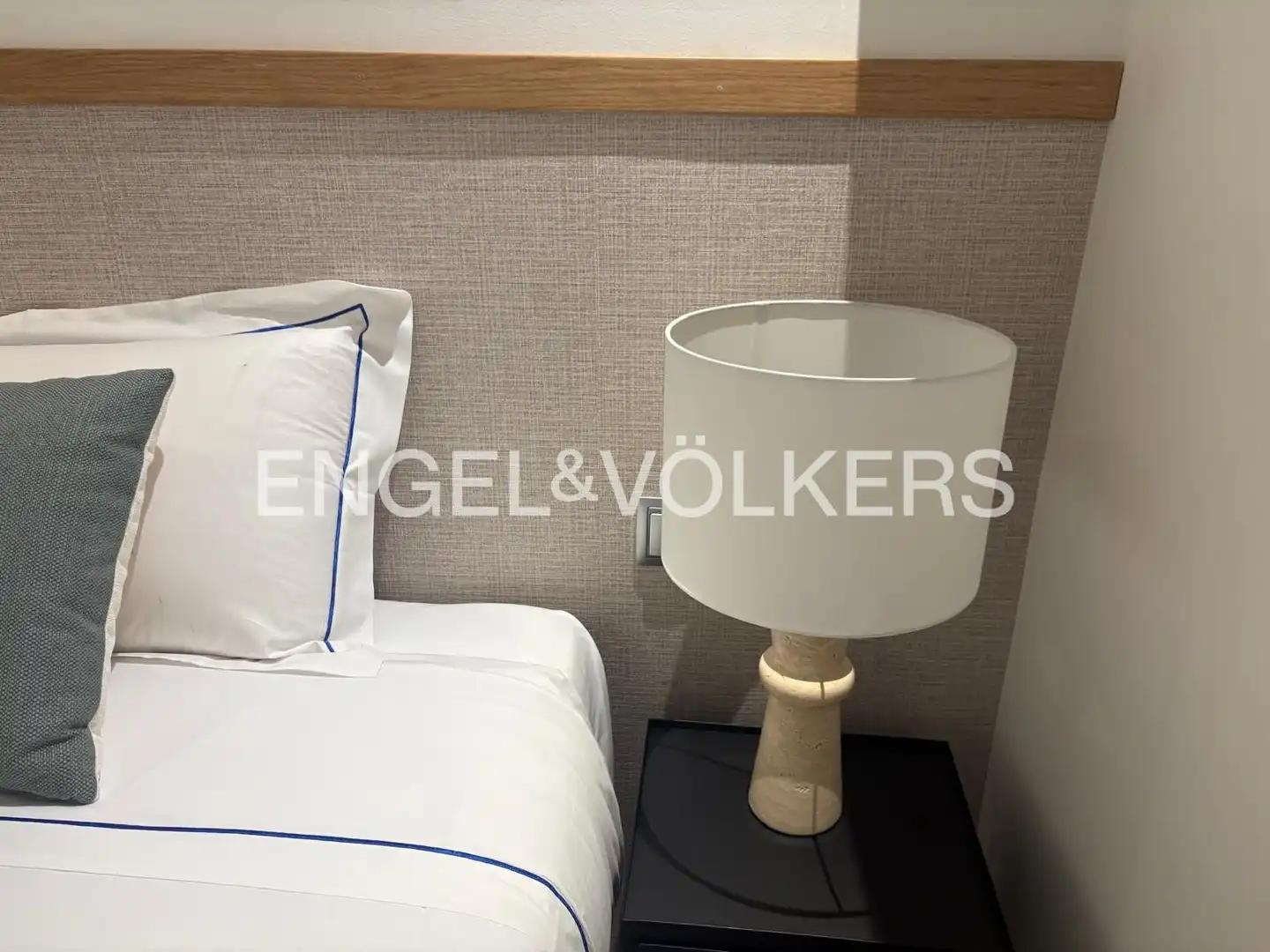 Schlafzimmer von Wohnung zur Miete in Madrid mit Klimaanlage und Heizung