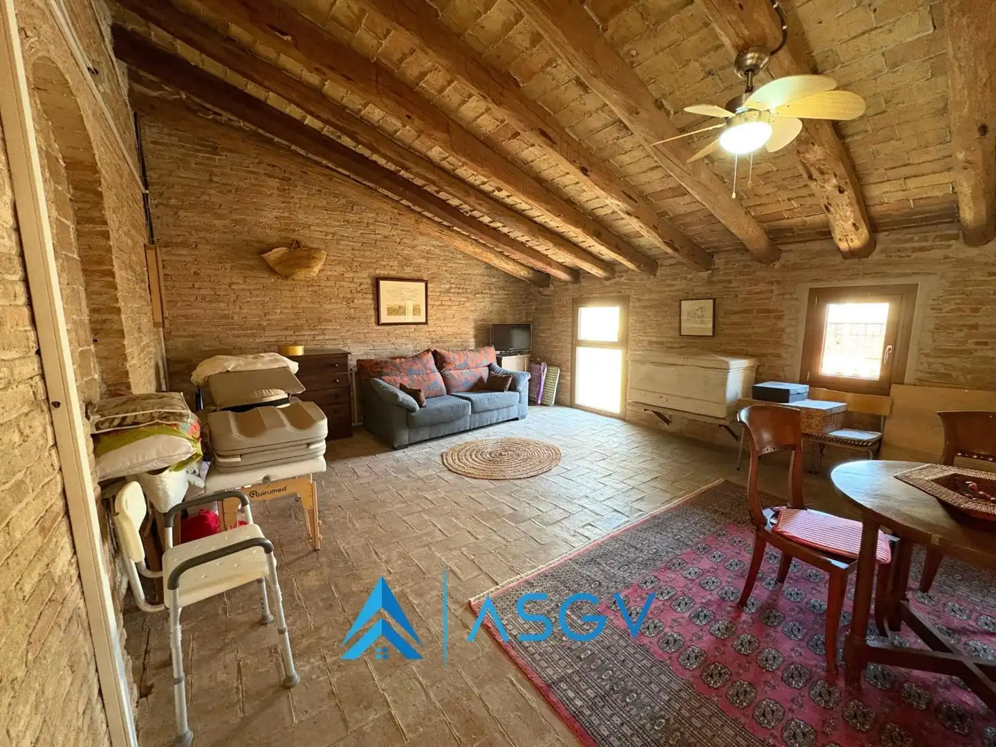 Sala de estar de Casa o chalet en venta en Torrelavit con Calefacción, Terraza y Balcón