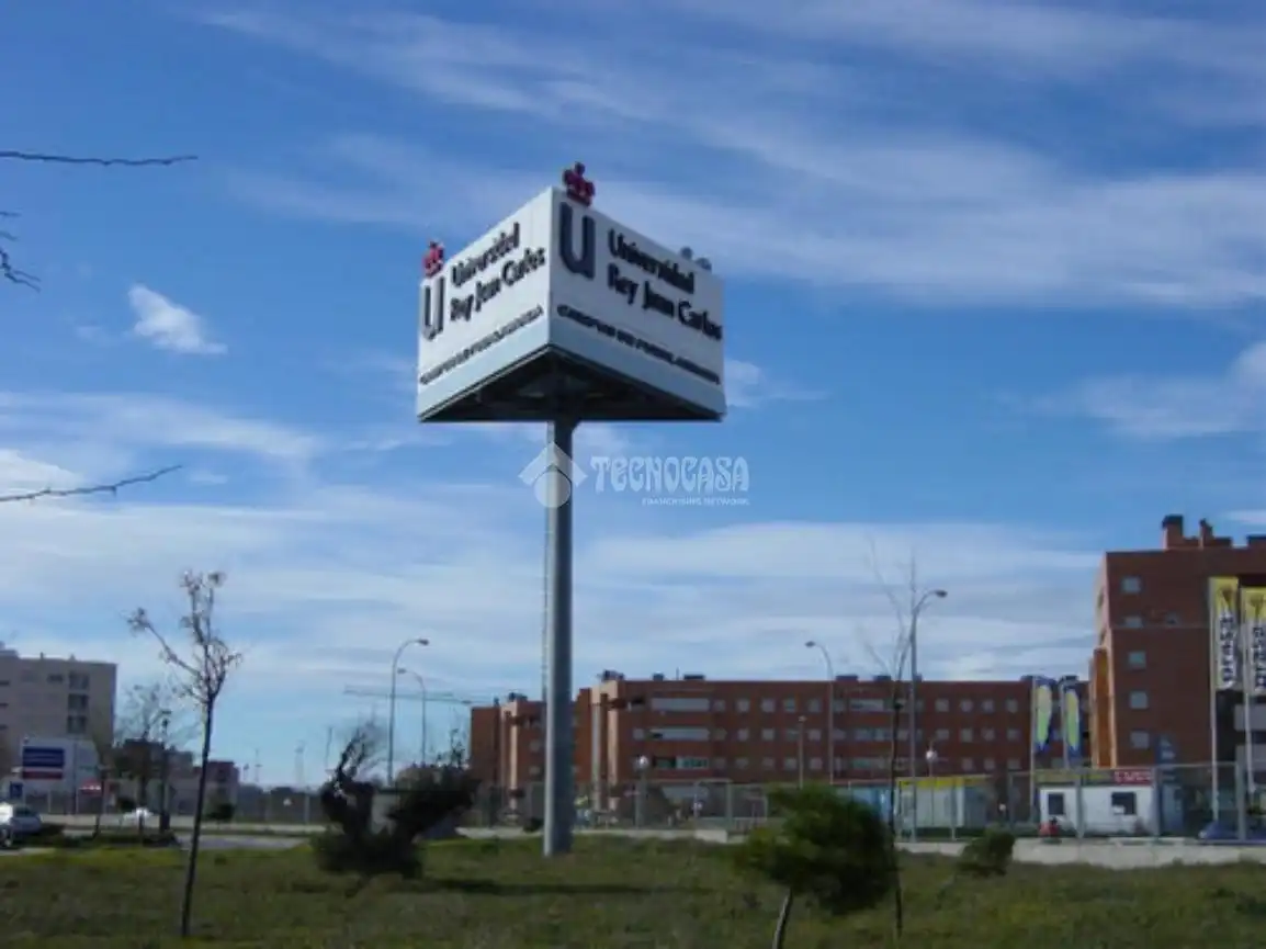 Vista exterior de Pis en venda en Fuenlabrada amb Calefacció i Internet