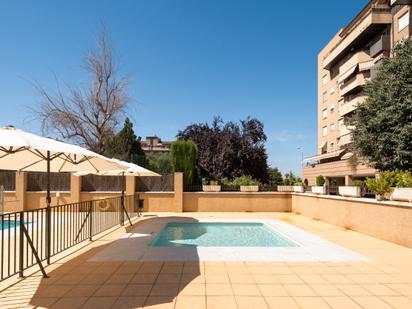 Piscina de Pis en venda en  Granada Capital amb Aire condicionat, Calefacció i Terrassa