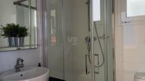 Bathroom of Flat for sale in  Barcelona Capital  with Air Conditioner and Heating