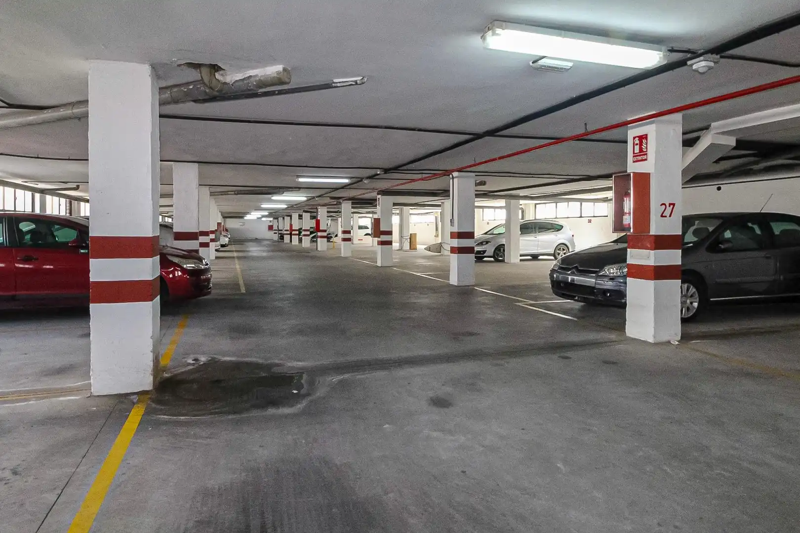 Parking de Piso en venta en Motril con Terraza y Piscina comunitaria
