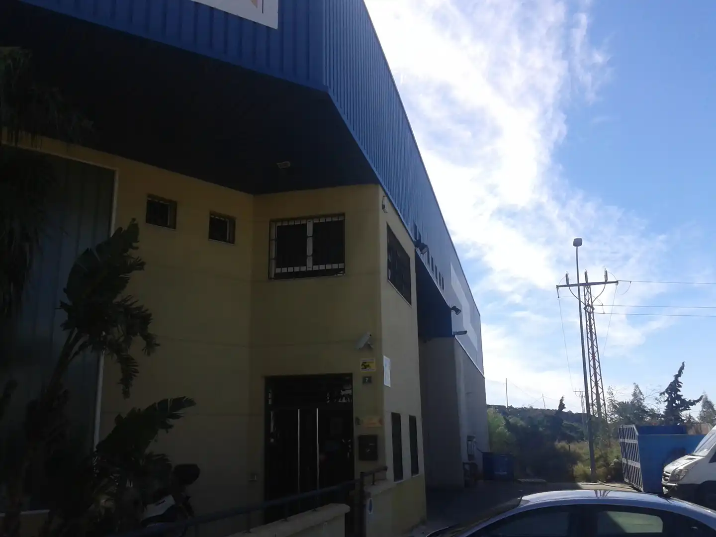 Vista exterior de Nave industrial en venta en Viator con Calefacción y Alarma