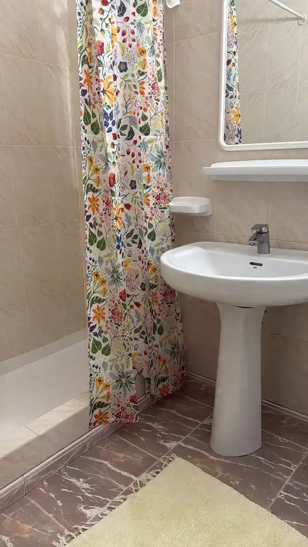 Bany de Casa o xalet de lloguer en San Bartolomé amb Jardí privat i Moblat